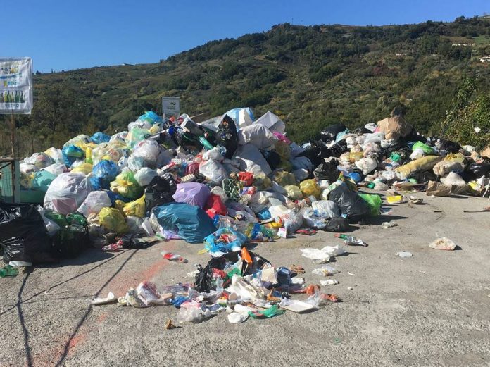 L'isola ecologica di Verbicaro: ecco che fine fanno i rifiuti 'differenziati'