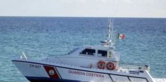 Cirò: catamarano si rovescia, diportisti salvati da pescatori e Guardia costiera