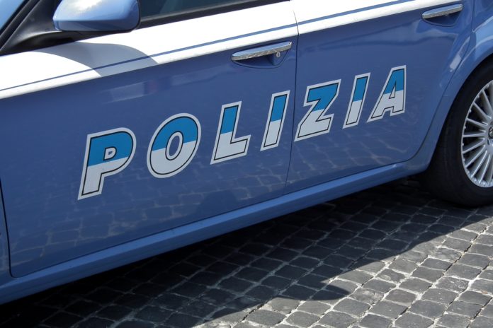 Falerna, dominicano vittima di aggressione omofoba: cameriere lo prende a sprangate